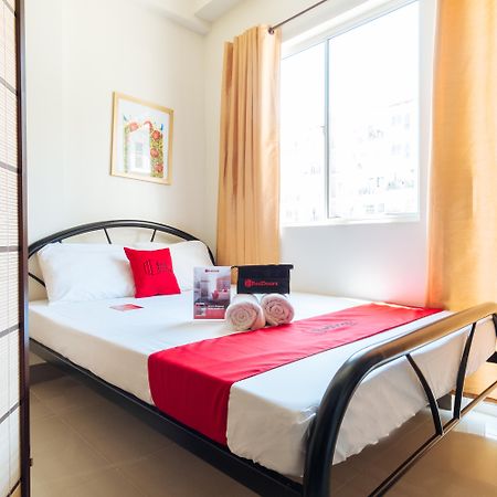 فندق ريد دورز آت كاسل باراناك Paranaque City المظهر الخارجي الصورة